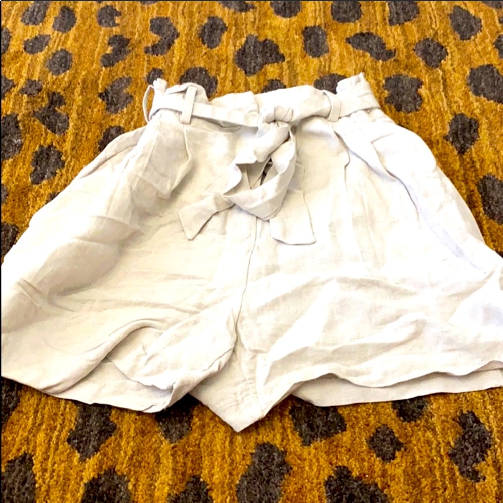H&M highwasted linen shorts - Picture 3 of 4